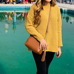 Aerie Yellow Knitted Long Sleeve Sweater Womens Size Small Oversized Pullover